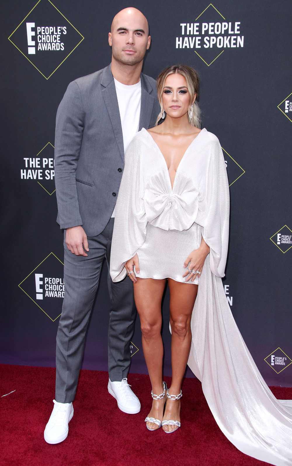 Mike Caussin and Jana Kramer 45th Annual People's Choice Awards Broke a Marriage Boundary