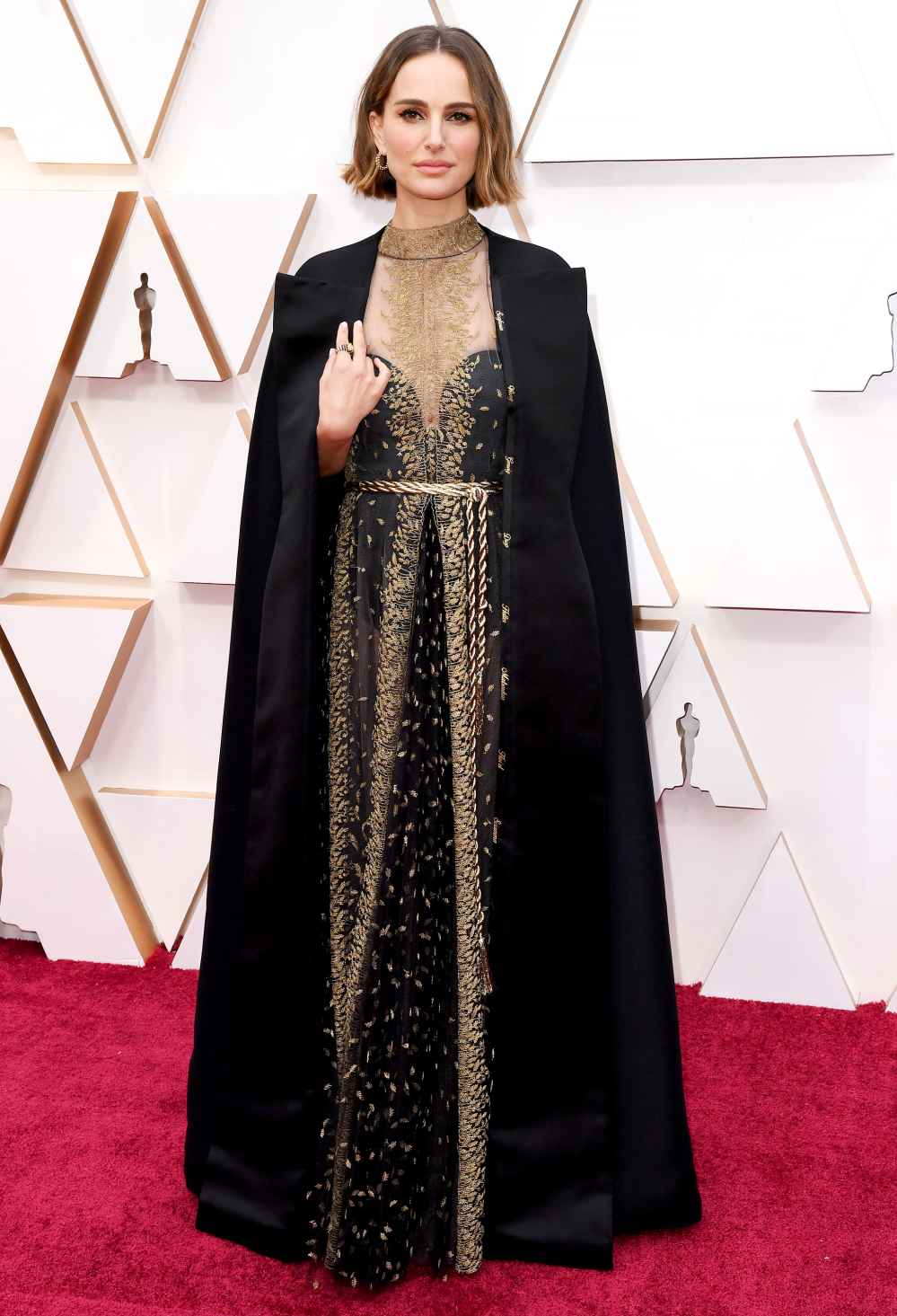 Natalie Portman Honors Snubbed Female Directors With Stunning Oscars Cape 2020