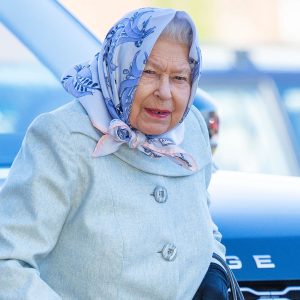 Queen Elizabeth Exhausted Both Physically Emotionally After A Turbulent Year