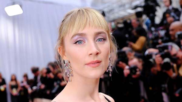 Saoirse Ronan haircut bang reveal oscars 2020 3