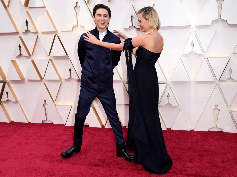 Timothee Chalamet Photobombs Margot Robbie Oscars Red Carpet