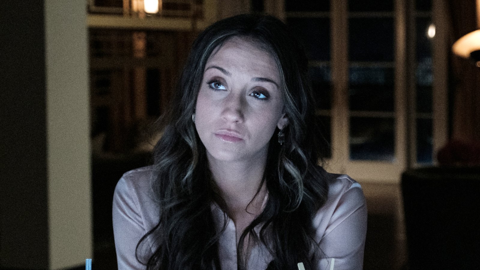 Why-Stella-Maeve's-Pregnancy-Wasn't-a-'Huge-Deal'-on-'The-Magicians'-Set