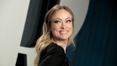 Olivia Wilde attends the 2020 Vanity Fair Oscar Party in Los Angeles.