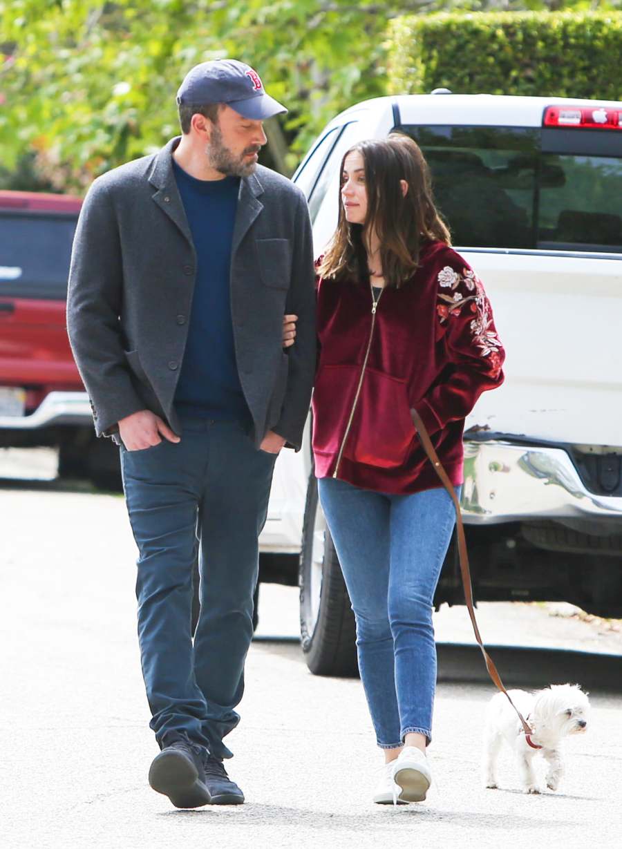 Ben Affleck and Ana de Armas Take a PDA-Filled Stroll in Los Angeles