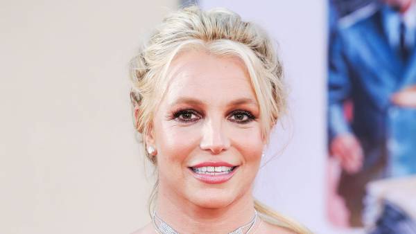 Britney Spears Contemplates Tattoo Removal