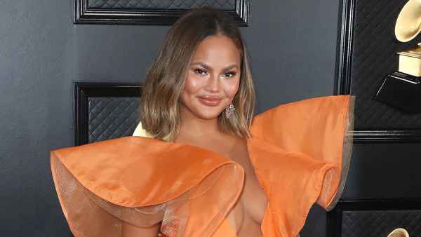 Chrissy Teigen Holds Twitter Court Wearing Yanina Couture Grammy Awards