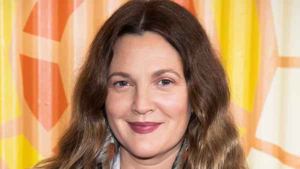 Watch Drew Barrymore's Beauty Tutorial About Coping During the Coronavirus