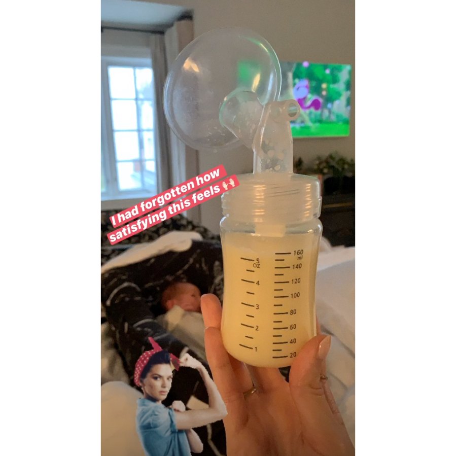 Eva Amurri breastpumping