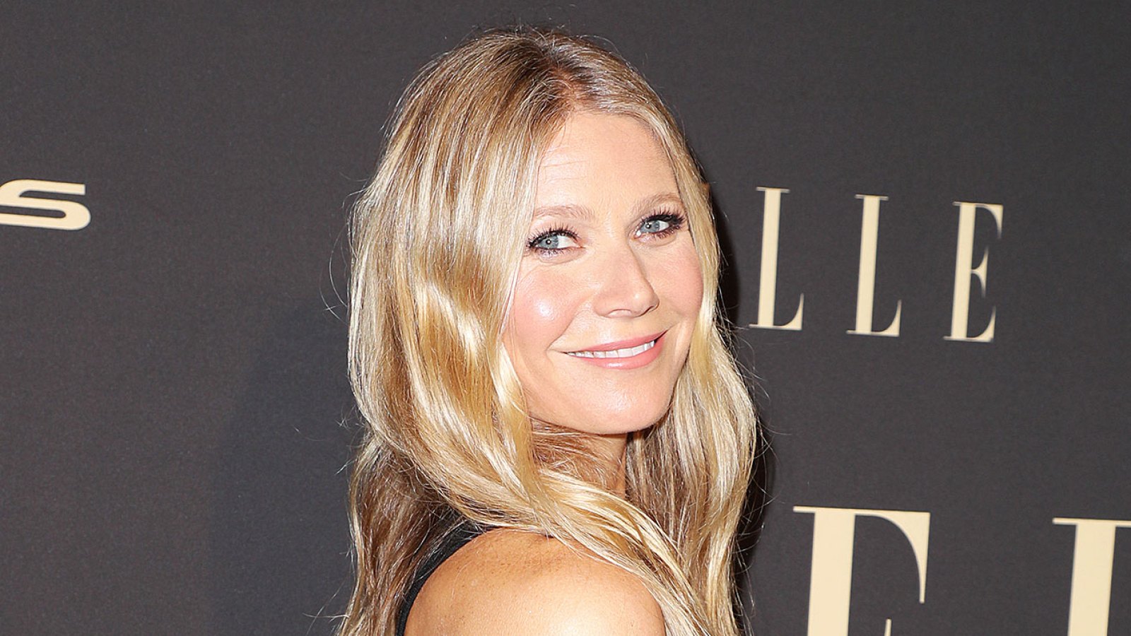 Gwyneth Paltrow Goes to Her Farmers Market Wearing a Mask and Gloves