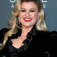 Kelly Clarkson Critics Choice Awards Mom Quotes