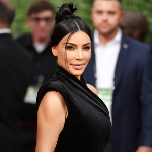 Kim Kardashian Spots Live Lobster Walking Down Her Street
