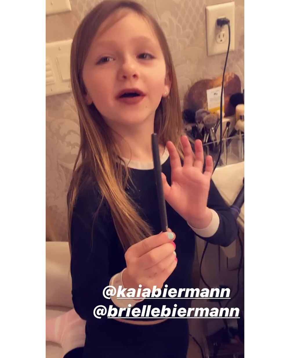 Kim Zolciak's 6-Year-Old Daughter Kaia Biermann Applies Lipstick Like a Pro