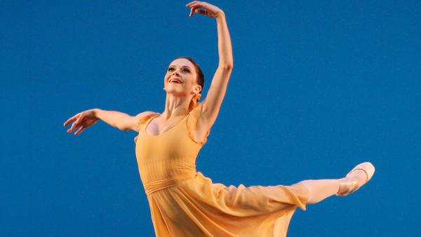 Megan Fairchild Spills Her Secrets to Getting Back in Shape 2 Years After Giving Birth