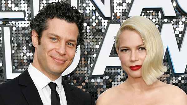 Pregnant Michelle Williams Thomas Kail Secretly Wed