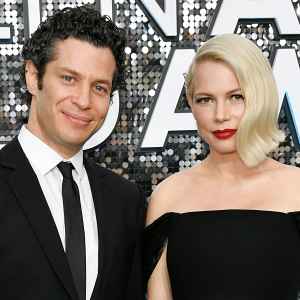 Pregnant Michelle Williams Thomas Kail Secretly Wed