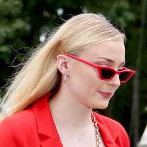 Sophie-Turner-Outfit-regret