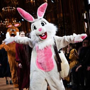 Stella McCartney Protests Fur During Her Paris Fashion Week FW20 Runway