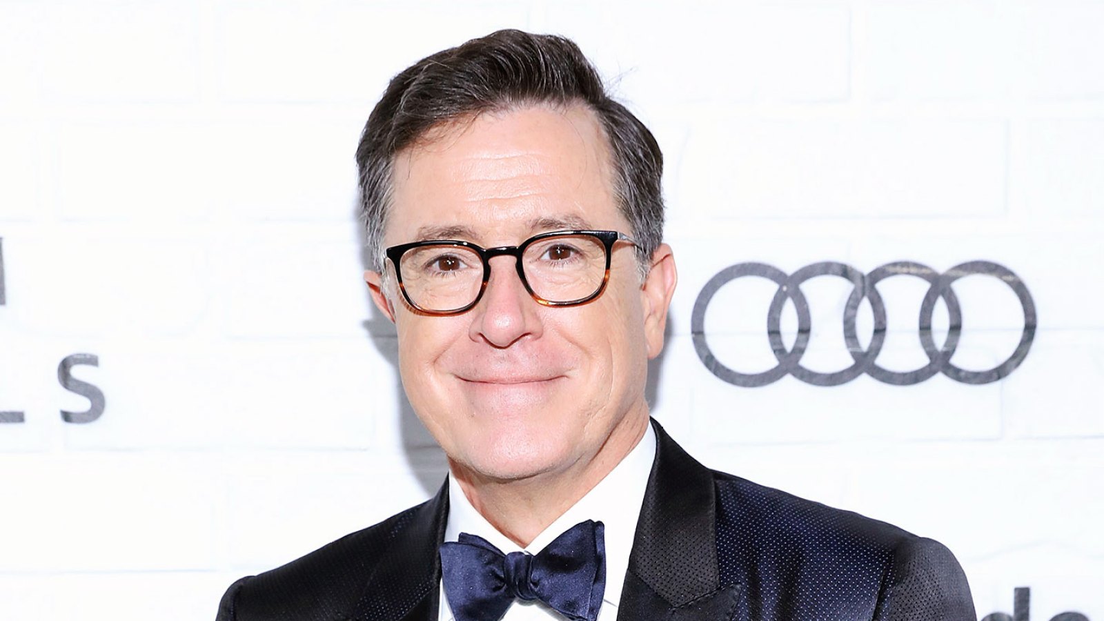 Watch Stephen Colbert Use His Wifes Makeup to Return Face to Normal