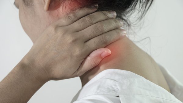woman with neck pain