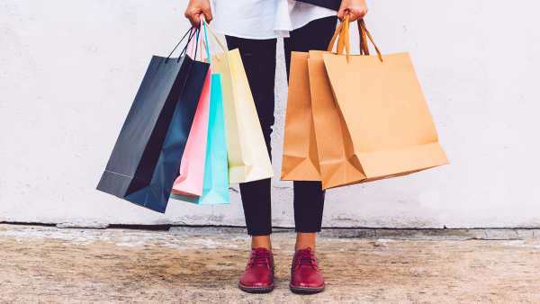 woman-with-shopping-bags