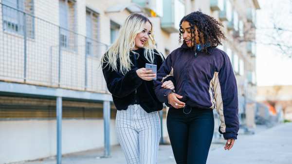 women-using-phone