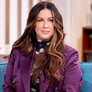 Alanis Morissette Describes Un-Schooling Her Children