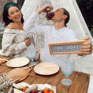 Bachelor Alum Bekah Martinez Reveals That Shes Having Baby Boy