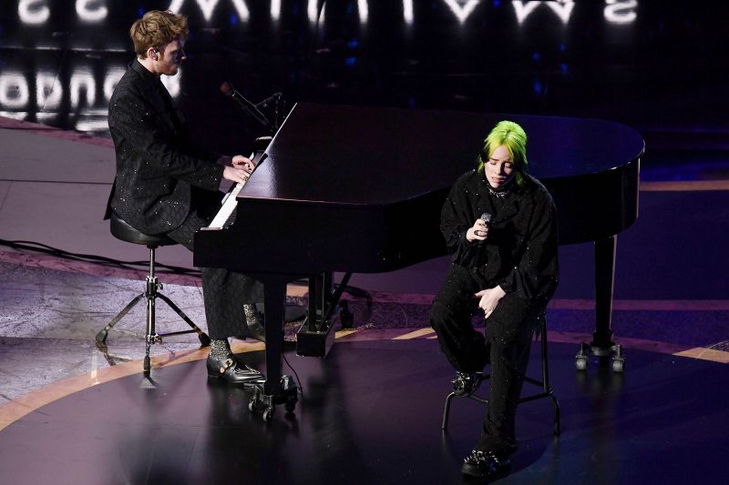 Finneas O'Connell and Billie Eilish Performing at the Oscars 2020 Billie Eilish and FINNEAS to perform on Verizons Pay it Forward Live in support of small businesses