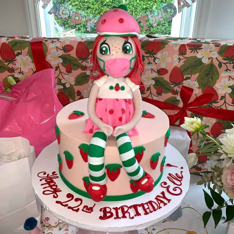 Elle Fanning Celebrities Celebrating Birthdays in Quarantine Cakes