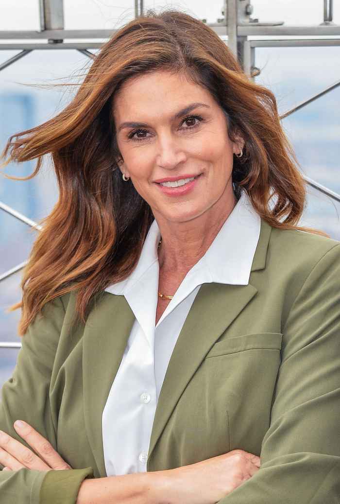 Cindy Crawford: My Sisters Called My Beauty Mark 'Ugly'