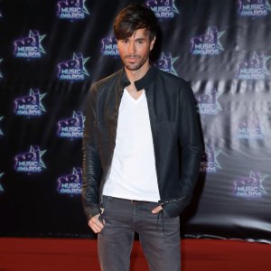Enrique Iglesias Adorably Dances With 2 Month Old Daughter Mary