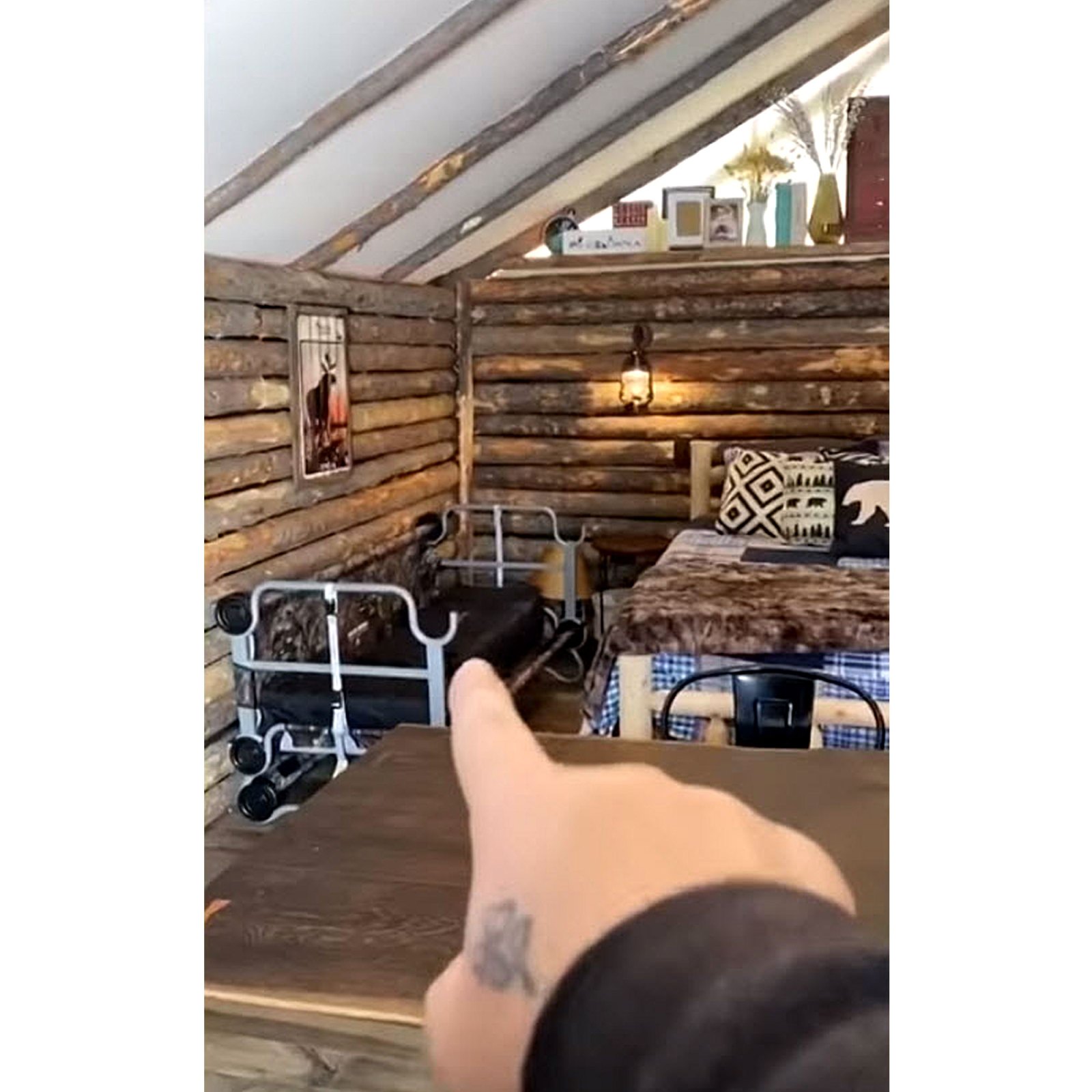 Inside Kelly Clarkson Home Quarantine Her Montana Ranch