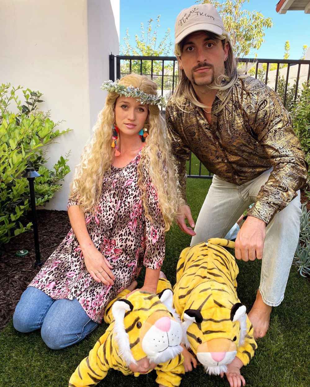 Jade Roper and Tanner Tolbert Dress Up With Kids in Tiger King costumes