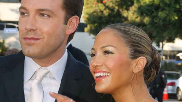 Jennifer Lopez Gushes Over Her 2002 Engagement Ring From Ben Affleck