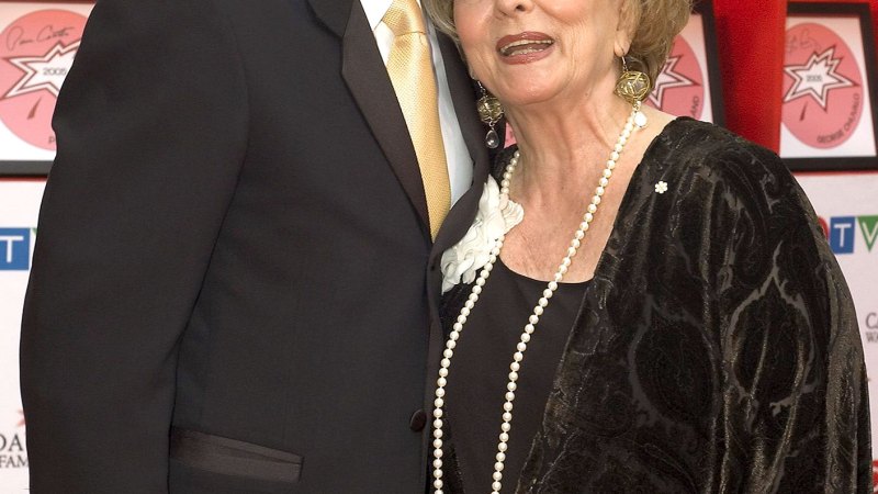 Kiefer Sutherland Mother Shirley Douglas Dies Gallery