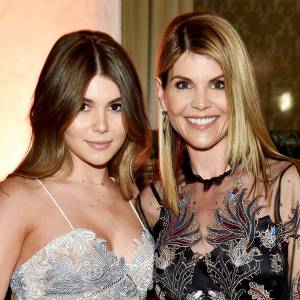 Lori Loughlin Daughter Olivia Jade Is Embarrassed by Rowing Pics