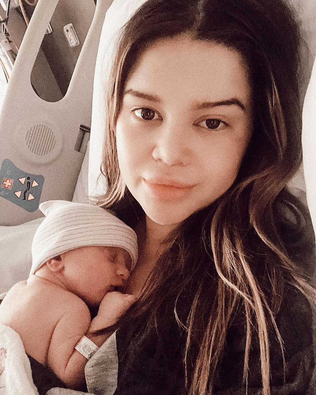 Celebrity Babies Born During Coronavirus Pandemic Pics
