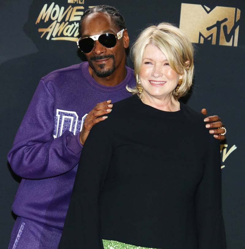 Martha Stewart Pokes Fun at Snoop Dogg Homemade Pizza