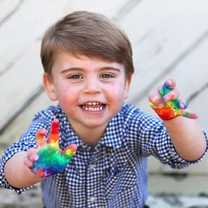 Duchess Kate and Prince William Share ‘Instagram vs. Reality’ Pics From Prince Louis’ Birthday Shoot
