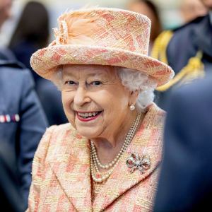 Queen Elizabeth Has This Cake Every Year Her Birthday