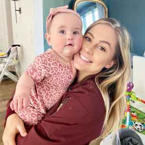Shawn Johnson Daughter Hazel Watching Mom Throwback Olympic Videos