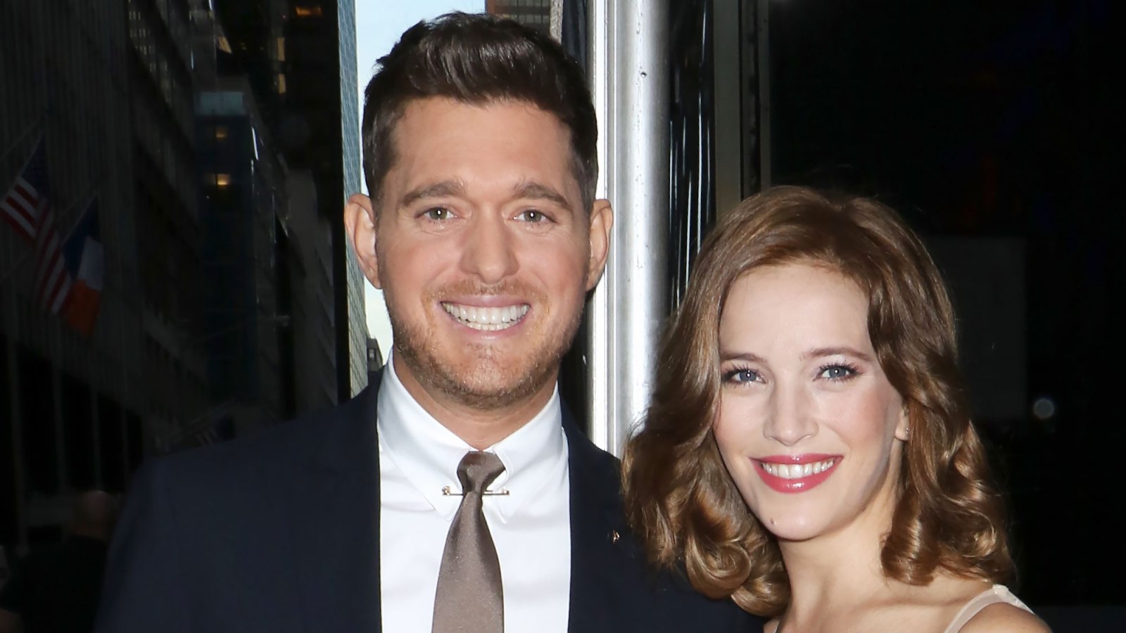 Michael Buble Showers Wife Luisana Lopilato With Compliments After Elbowing Video