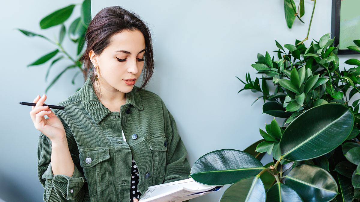 woman-with-plants