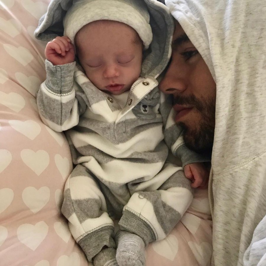 8 Enrique Iglesias and Anna Kournikova birth to twins