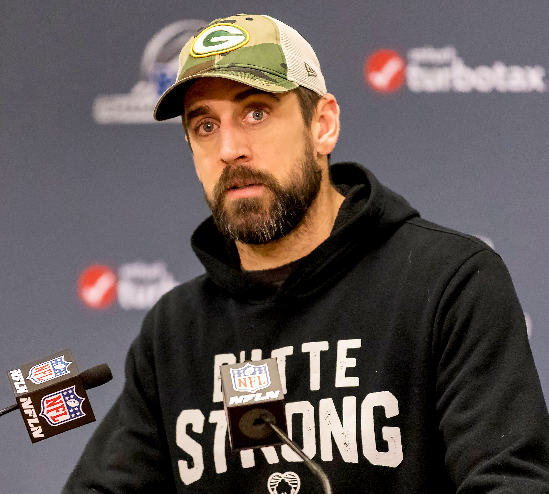 Aaron Rodgers Being Quarantined Is Like Being Under