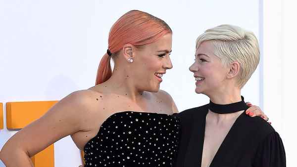 Busy Philipps Says She and Michelle Williams Are Lucky to Be Homeschooling Older Kids