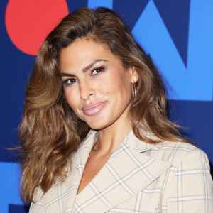 Eva Mendes' Kids Give Her a Makeup Makeover in Quarantine