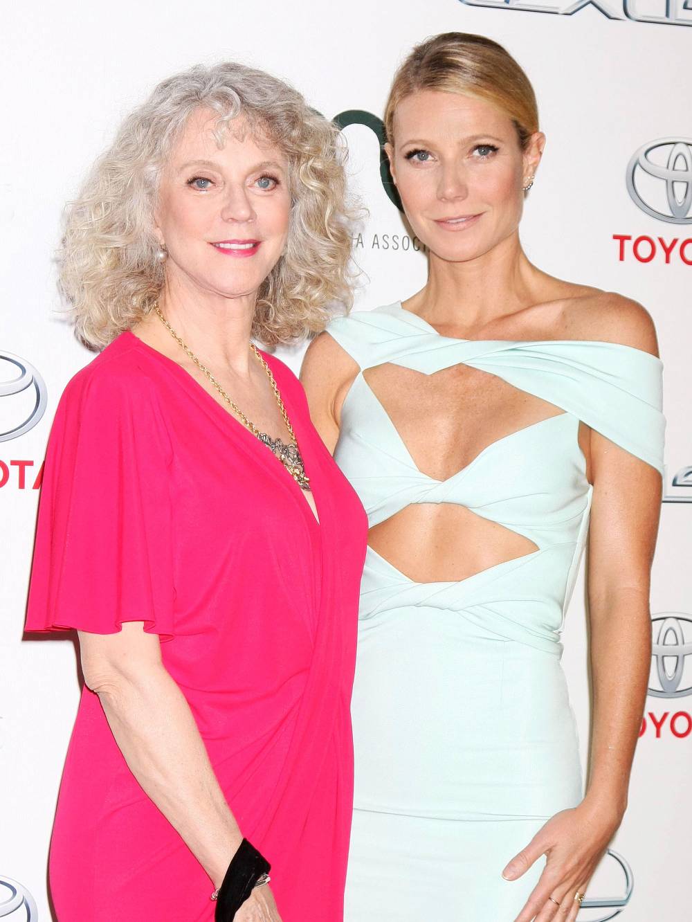 Gwyneth Paltrow and More Stars Read Hilarious Texts From Their Moms