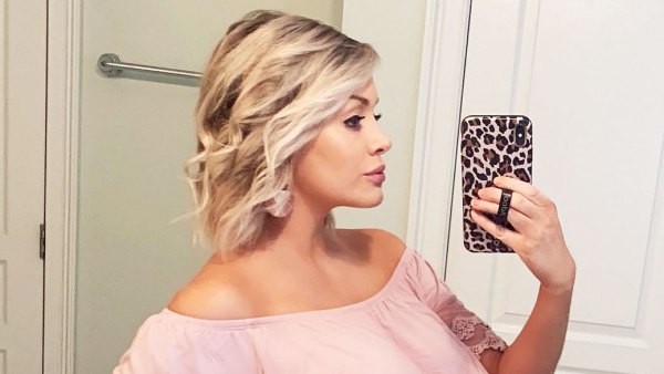 Jenna Cooper Mirror Selfie May 2020