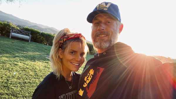 Jessica Simpson Celebrates 10th Anniversary With Eric Johnson